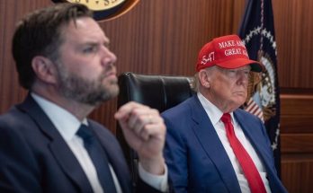 trump and Vance in White House