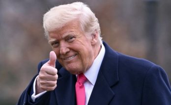 donald Trump thumbs up